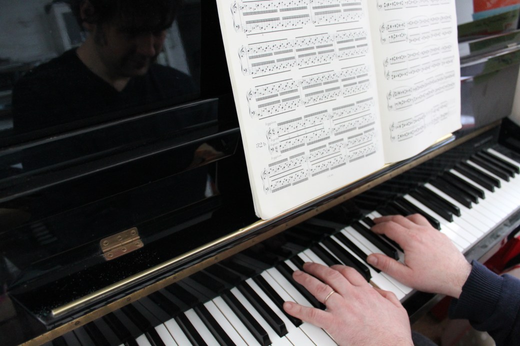 Sylvain au piano